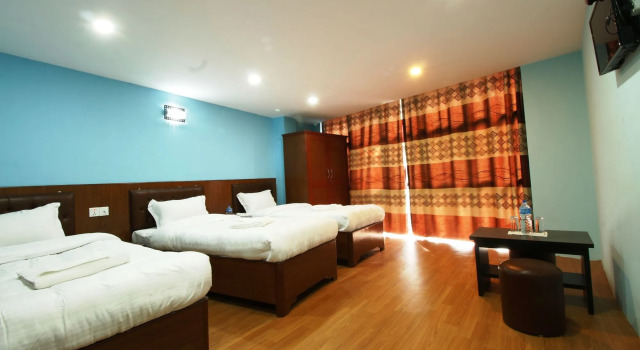 Everest Holiday Inn
