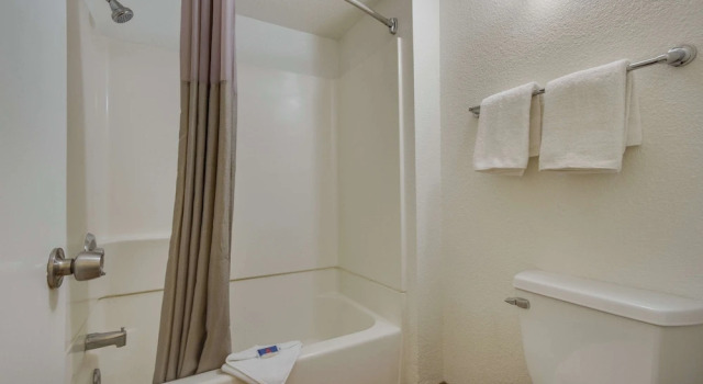 Четырёхместный номер Deluxe Motel 6-Tempe, AZ - Broadway - ASU