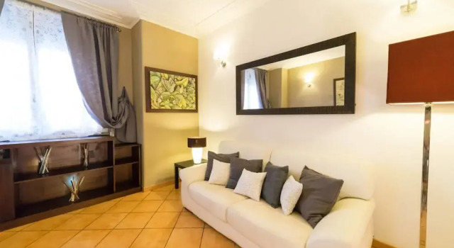 Amazing Flat With Terrace in S.giovanni - Close to Colosseum, Забронировать Отель Рим Лацио, рядом с Ослиные ворота