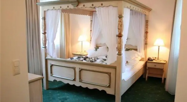 Gasthof & Hotel Wolfsegger, Book Hotel  