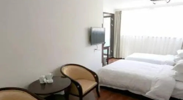 Gonggashan Hostel