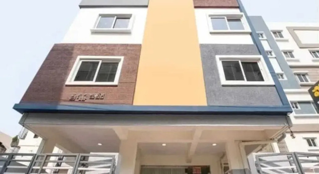 Hotel Narmada Grand, Rezerwuj Hotel Hotele w Andhra Pradesh z parkingiem, Parking