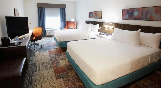 Четырёхместный номер Premium Hilton Garden Inn Elizabethtown