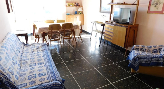 Appartamento Luminoso con Vista Mare