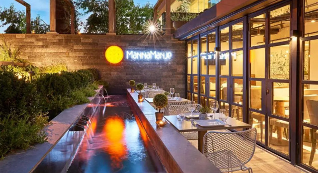 Кровать в общем номере Manna Boutique Hotels