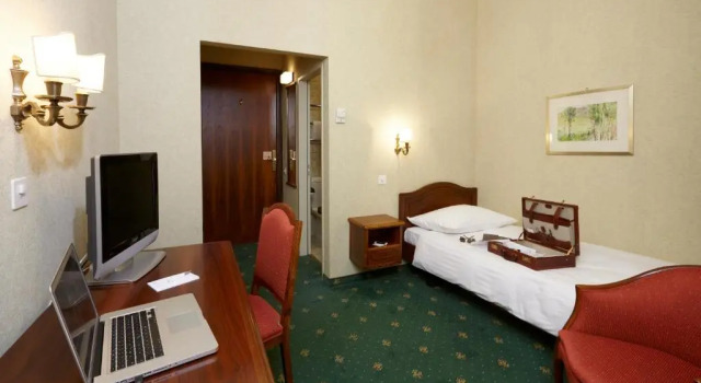 Одноместный номер Classic International au Lac Historic Lakeside Hotel