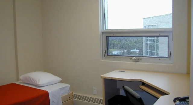 Кровать в общем номере University of Alberta - Guest Accommodation