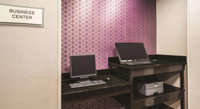 La Quinta Inn & Suites Louisville, Book Hotel Hurstbourne Louisville Metropolitan Area