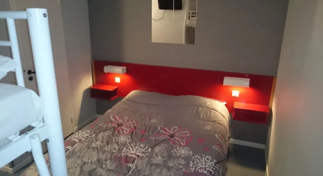 Четырёхместный номер Standard Hotel du Triangle