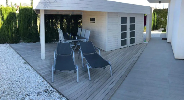 Вилла с 3 комнатами Villa Tindra
