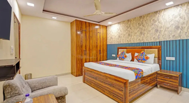 Номер Standard Fabhotel Angel Pink Residency