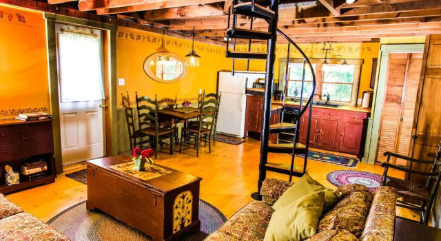 The Nutmeg Inn, Rezerwuj Bed and Breakfast Hotele w New England z basenem, Basen