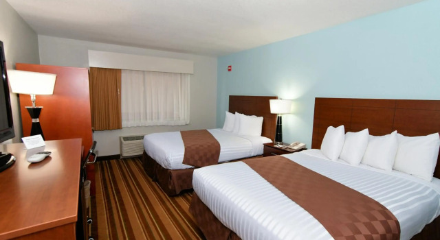 Best Western Regency Inn Marshalltown, Rezerwuj Hotel Hotele w Iowa z basenem, Basen