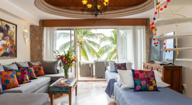 Ocean Front Penthouse Pool Sleeps 8 People, Boek Appartement Bucerías 