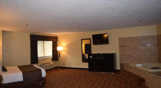Люкс c 1 комнатой Best Western Monticello