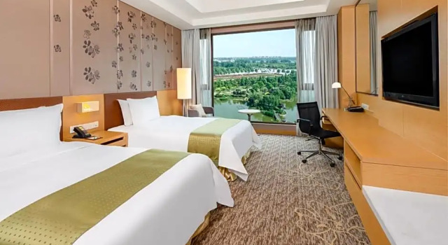 Номер Standard с видом на озеро Holiday Inn Nanyang by IHG