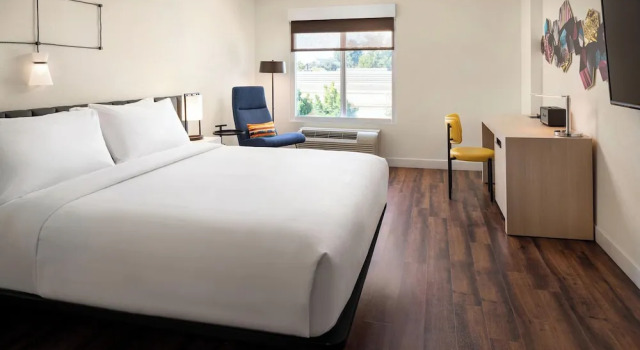 Полулюкс Aloft by Marriott Mountain View