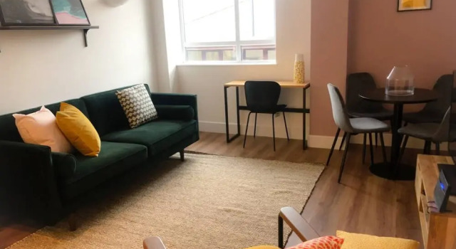 Stylish 2 Bedroom Property With Free Parking