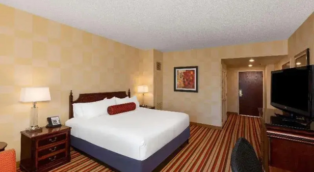 Номер Standard Wyndham Grand Oklahoma City Downtown