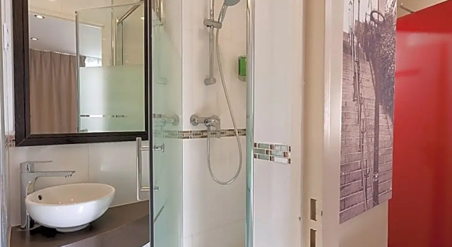 Двухместный номер Classic Hotel Apolonia Paris Montmartre; Sure Hotel Collection by Best Western