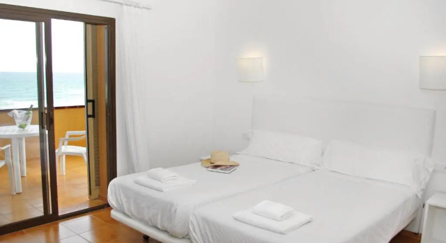 Апартаменты с 3 комнатами с видом на море Apartamentos Beach & Golf Resort