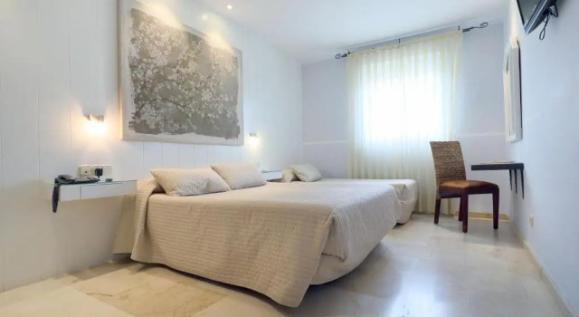 Трёхместный номер Standard Hotel Oasis con parking incluido