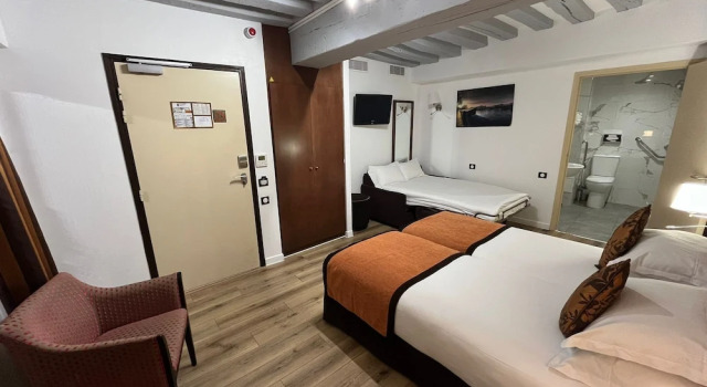 Четырёхместный семейный номер Standard Цокольный этаж Hotel Saint Honore 85