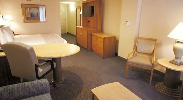 Двухместный люкс La Quinta by Wyndham Islip - MacArthur Airport
