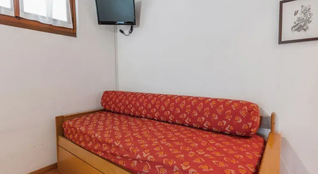 Comfortable Apartment in Garda With Swimming Pool, Prenota Appartamento Hotel a Veneto con parcheggio, Parcheggio