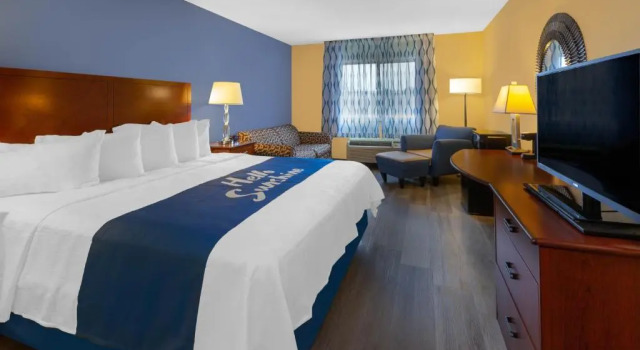 Номер Standard Days Inn by Wyndham Milan Sandusky South