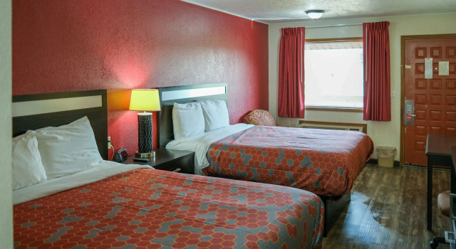 Четырёхместный номер Standard Econo Lodge Wooster