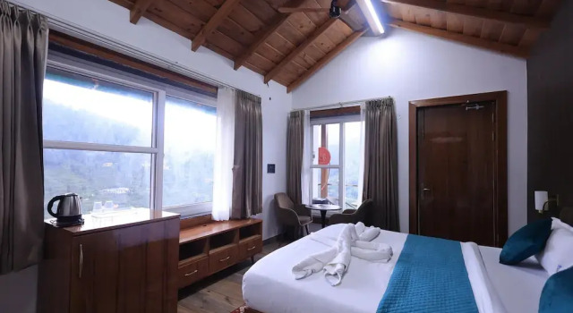 Номер Superior The Hoften Snowia Luxury Stay, Mukteshwar - Near Bhalugarh Waterfall