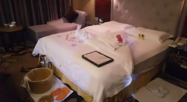 Двухместный люкс Business Rong Jin Zhou Hai Hotel