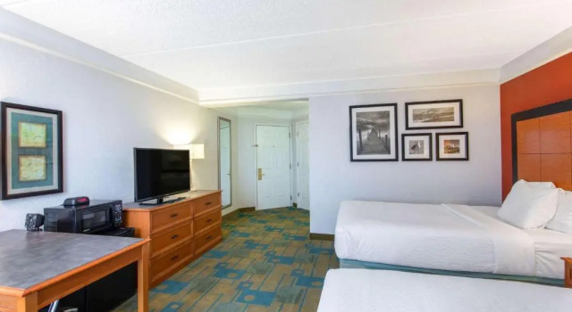 Четырёхместный номер Deluxe La Quinta by Wyndham Jacksonville Butler Blvd