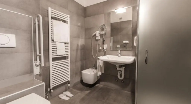 Полулюкс Hotel Operà
