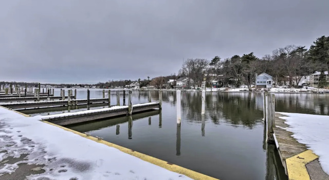 Апартаменты Charming Saugatuck Condo w/ Private Deck + Grill!