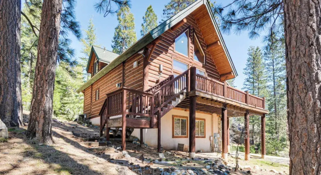 Коттедж 2 Cabins: Group & Family Getaway in Arnold!
