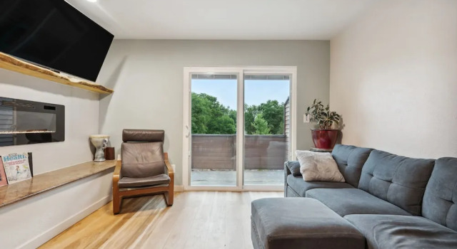 Charming Lafayette Getaway With Fireplace!, Prenota Hotel Lafayette Colorado