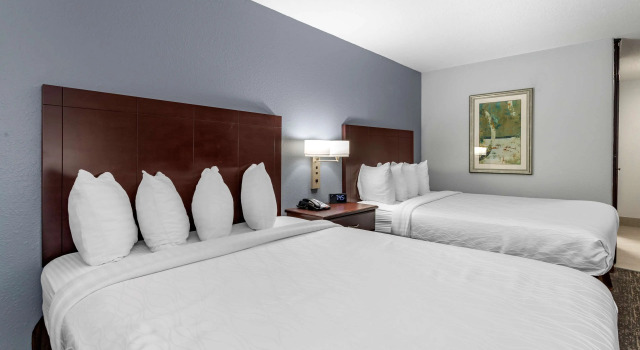 Четырёхместный номер Standard Best Western Plus Orange County