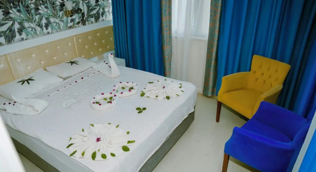 Двухместный номер Standard с балконом и с видом на бассейн Azak Beach Hotel