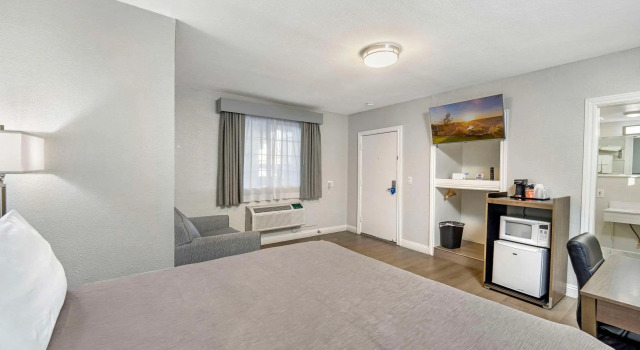 Rodeway Inn Stockton Highway 99, Book Hotel Hoteller i Stockton med parkering, Parkering