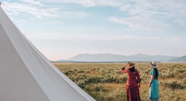 Wander Camp Yellowstone Island Park, Забронировать Кемпинг Национальный лесной заповедник Caribou-Targhee США