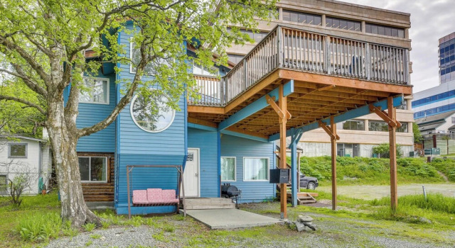 Rustic Anchorage Hideaway: Walk to Coastal Trail!, Rezerwuj Hotel Hotele biznesowe w Alaska, 4* 5*