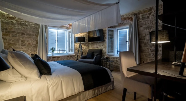 Люкс с красивым видом из окна Murum Heritage Hotel