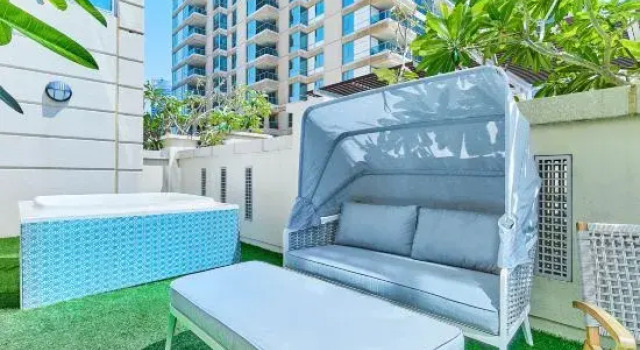 bnbme | Dubai Marina: Quiet Patio Oasis, Забронировать Отель Отели Эмирата Дубая 4 звезды, рядом с Остановка трамвая Marina Towers, 4*