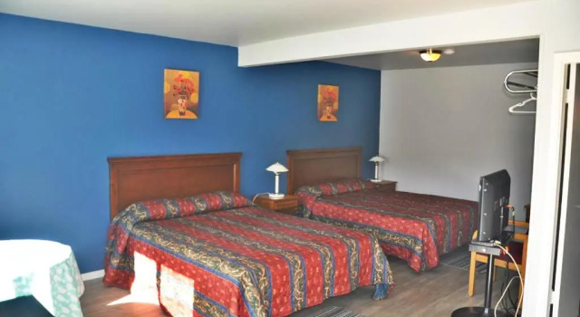 Четырёхместный номер Standard 5000 Motel