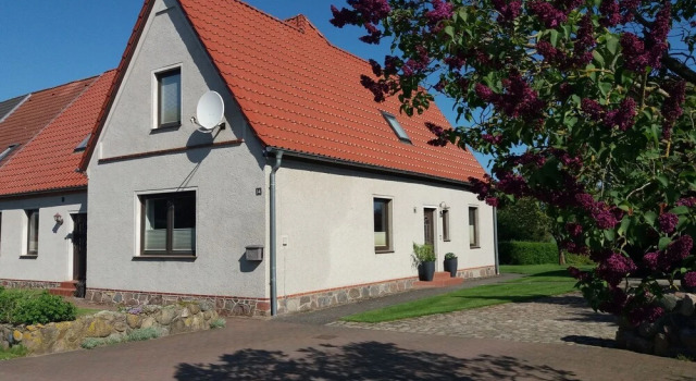 Holiday in Country House with Garden & Terrace near Beach
