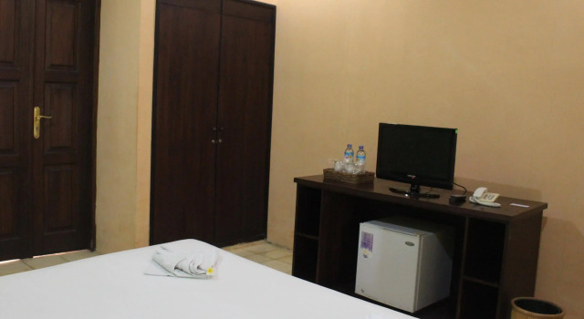 Aerotel Tastura Lombok, Book Hotel Hotels in Lombok with Parking, Parking