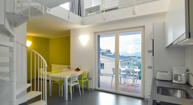 Семейный люкс с балконом Gardabike Residence