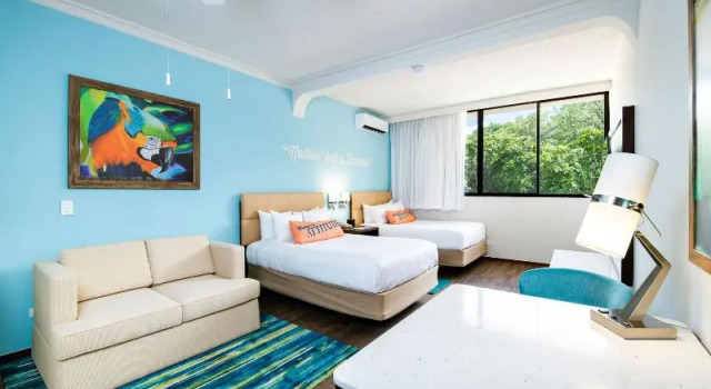 Номер Standard с балконом Margaritaville Beach Resort Playa Flamingo